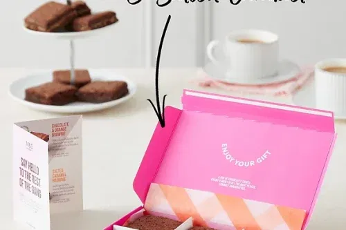 FOX GIVEAWAY 3 Indulgent Chocolate & 3 Salted Caramel Brownies Letterbox Gift