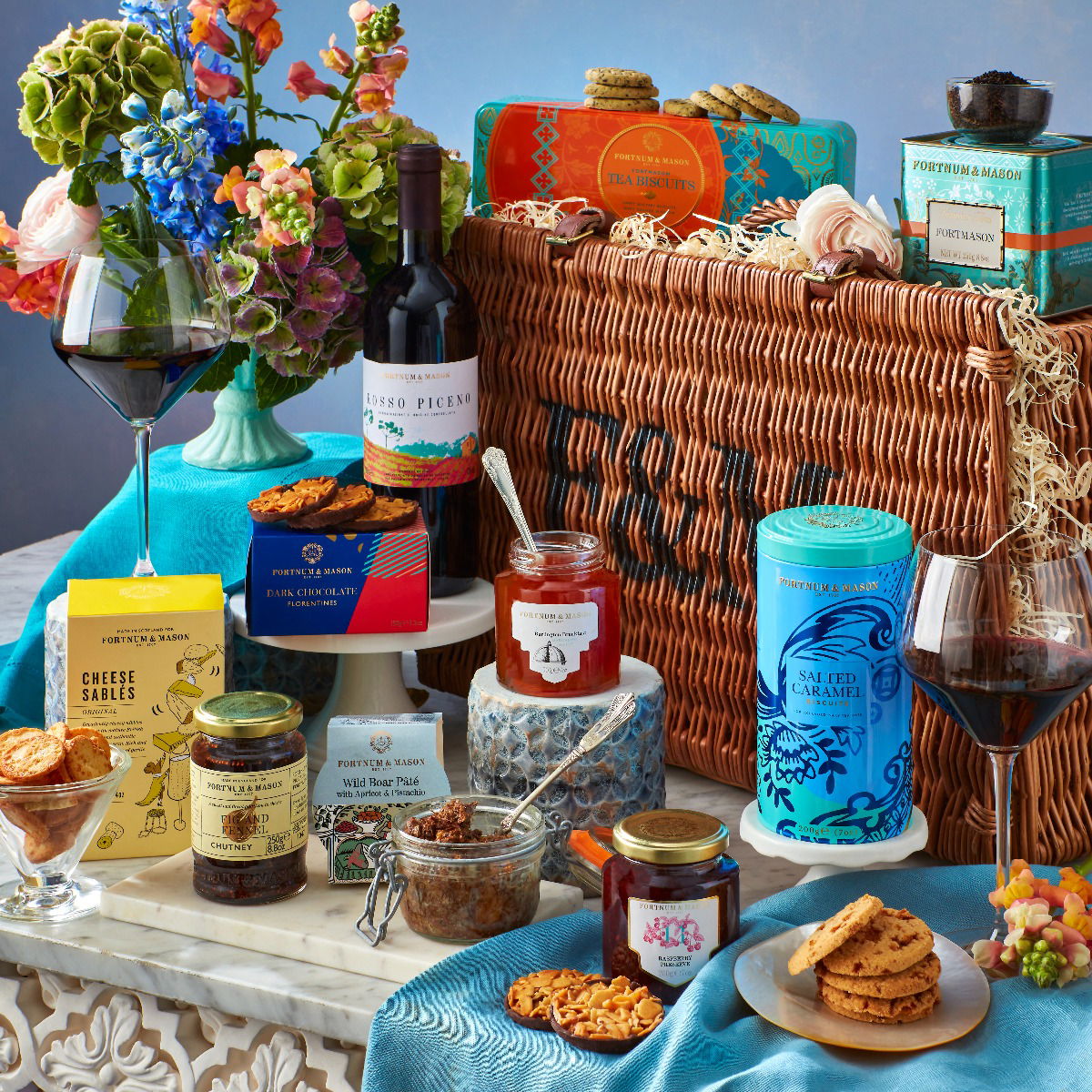 FORTNUM AND MASON The Fortmason Hamper - Competition Fox