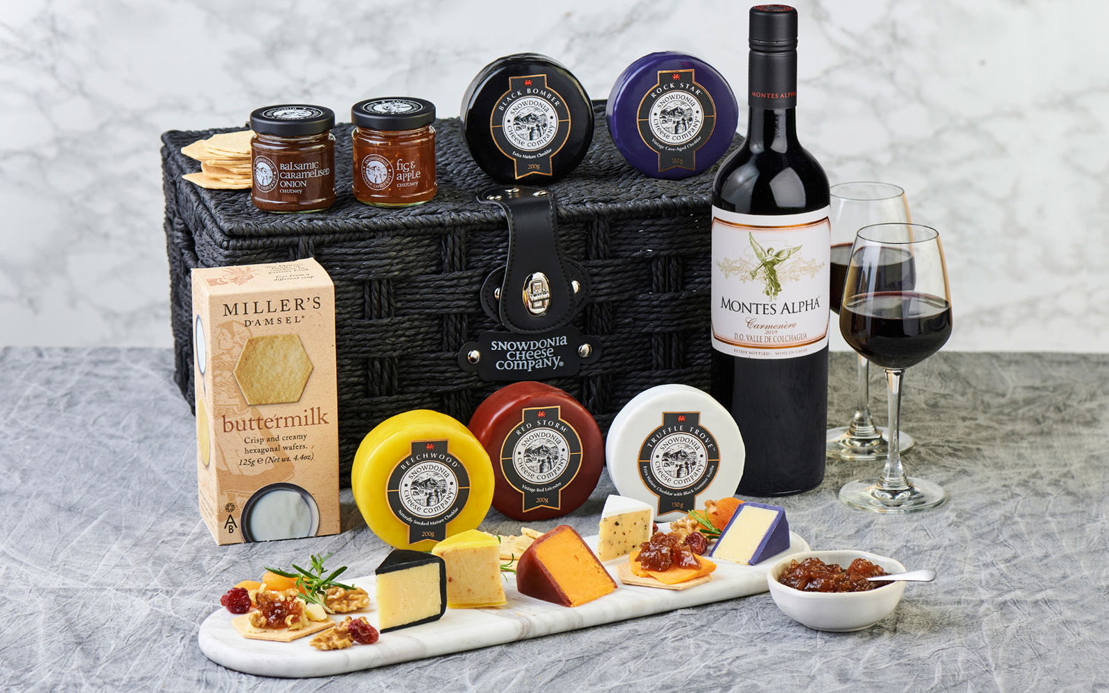 snowdonia-luxury-cheese-wine-hamper-competition-fox