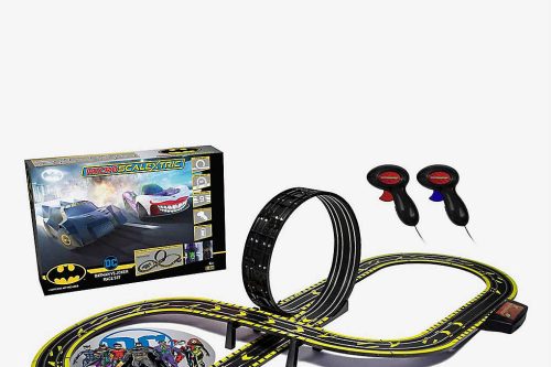 TOY DAY- AUTO WIN - SCALEXTRIC Micro Batman vs The Joker race set
