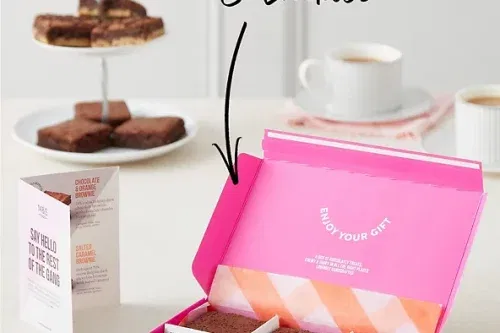 FOX GIVEAWAY-3 Indulgent Chocolate Brownies & 3 Brookies Letterbox Gift