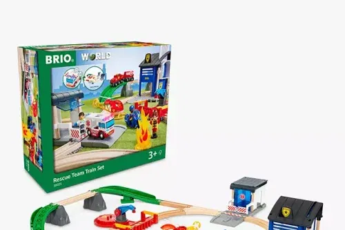 TOY DAY- AUTO WIN -BRIO World Resuse Team Wooden Train Set