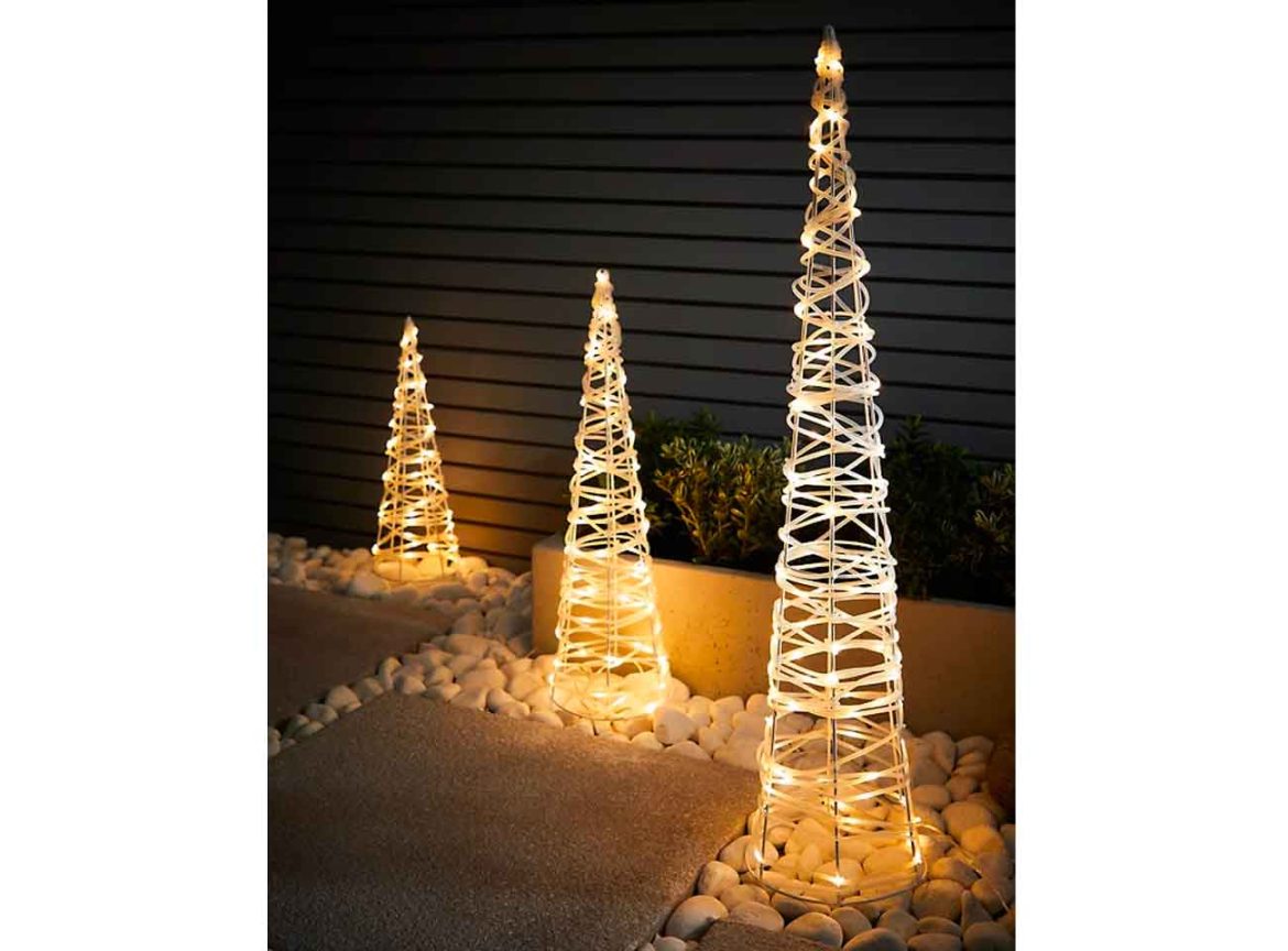 2 WINNERS 3 Pack Outdoor LED Cone Trees Competition Fox