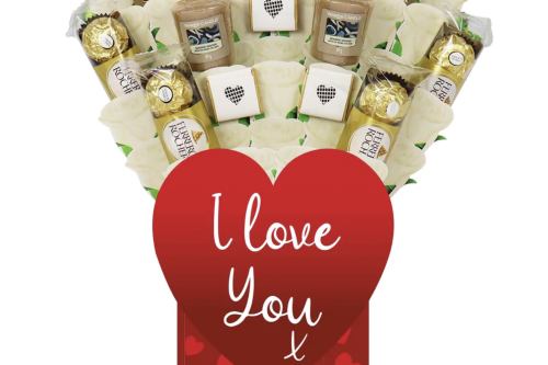 AUTO WIN - The Classic Ivory Yankee Candle and Chocolate Bouquet