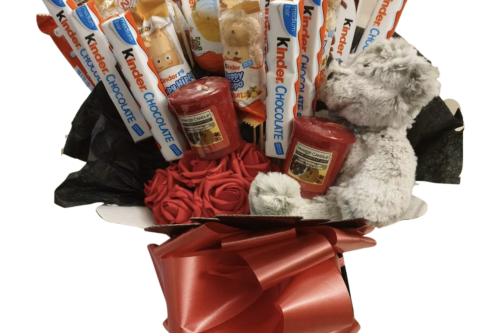 AUTO WIN – KINDER ASSORTMENT WITH YANKEE CANDLES & TEDDY - 11/02