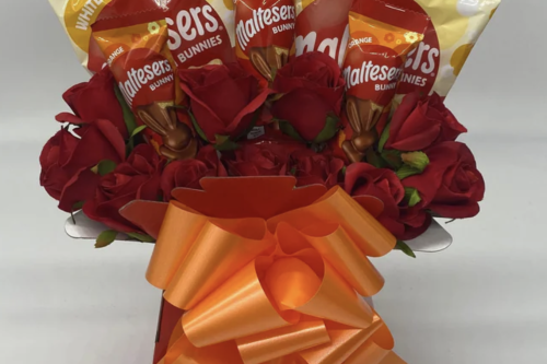 AUTO WIN - Maltesers With Silk Flowers Easter Chocolate Bouquet - 26/02