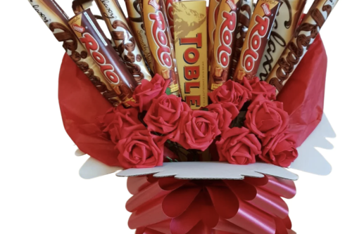 AUTO WIN - Galaxy & Rolo & Toblerone With Roses Bouquet