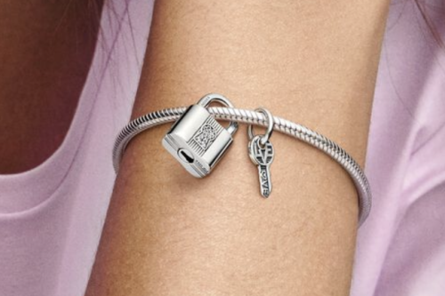 Win a Pandora Heart T-Bar Snake Chain Bracelet & Padlock and Key Dangle Charm - 21/02