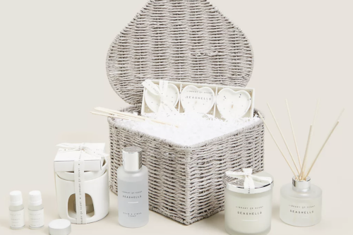 AUTO WIN - LIBRARY OF SCENT  Seashells Heart Gift Hamper