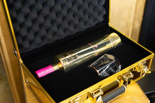 AUTO WIN - AU VODKA GOLD VIP BRIEFCASE WITH 70CL BOTTLE & DIAMOND CUT GLASS - 21/06