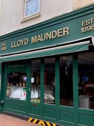WIN £100 LLOYD MAUNDER GIFT CARD