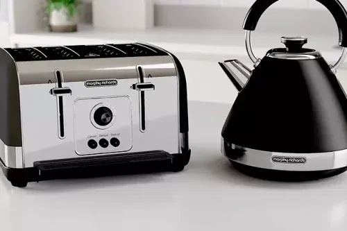 FOX GIVEAWAY-Morphy Richards Venture Kettle & Toaster