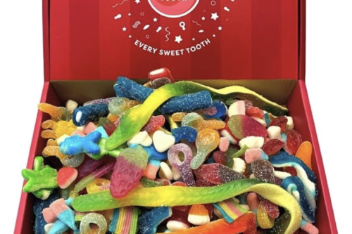 QUICK AUTO WIN - **3 WINNERS** Win a Sweetie Tooth Premium Random Pick & Mix 1kg Hamper Gift Box