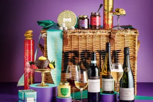 AUTO WIN-THE FORTNUM’S CLASSIC CHRISTMAS HAMPER