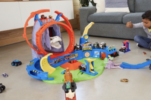 AUTO WIN - Hot Wheels Monster Trucks Volcano Arena Set - 06/10