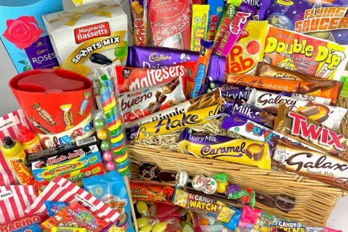 AUTO WIN - THE BIGGEST EVER CHRISTMAS SWEET & CHOCOLATE HAMPER! - 28/10