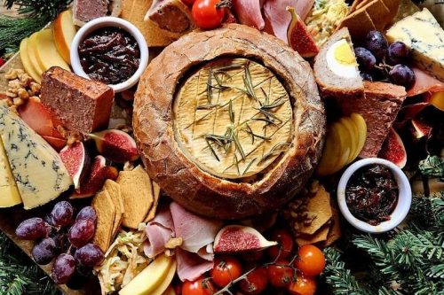 AUTO WIN - **2 WINNERS** WIN A ULLACOMBE FARM FARMHOUSE FEAST FOR 2