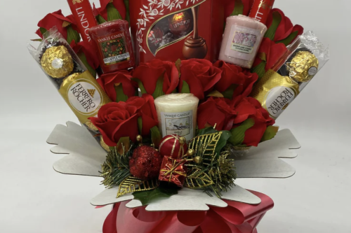 AUTO WIN - **3 WINNERS**  Win a Lindt Lindor & Ferrero Rocher With Yankee Candles Christmas Bouquet - 19/11