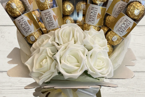 AUTO WIN - **4 WINNERS** Ferrero Rocher Explosion Bouquet - 20/11