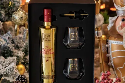 AUTO WIN - **2 WINNERS** AU VODKA FESTIVE GIFT PACK - 04/12