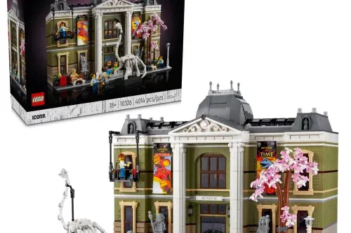 Lego Icons Natural History Museum - 11/12