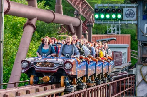 AUTO WIN - Alton Towers Resort Visit for Four - 14/01