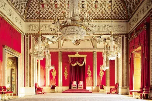 AUTO WIN - Buckingham Palace State Rooms and Three Course Lunch at Gordon Ramsay's River Restaurant at The Savoy for Two - 21/01