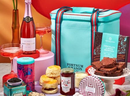 FOX GIVEAWAY- FORTNUM AND MASON Celebration Cream Tea Selection