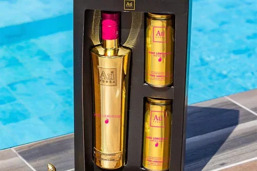 AU VODKA SIGNATURE BOTTLE PINK LEMONADE VODKA & PINEAPPLE CANS GIFT SET - AUTO WIN 29/08