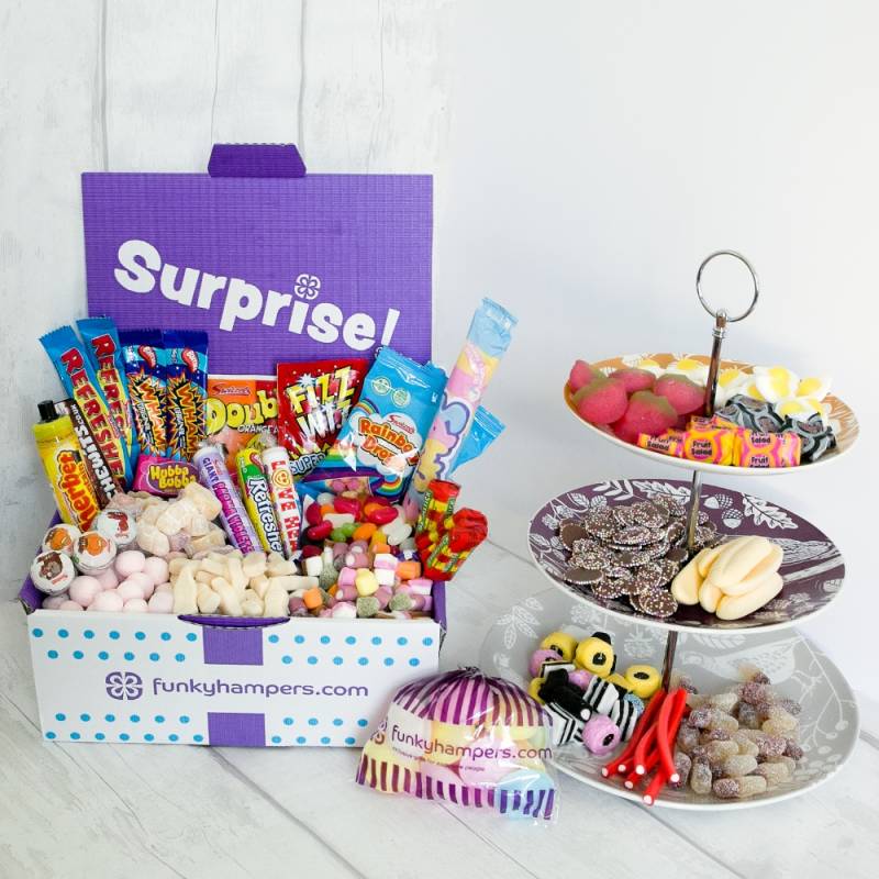 FOX GIVEAWAY- 5 WINNERS- SUPER DELUXE RETRO SWEETS GIFT - Competition Fox