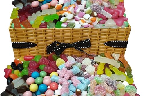 🦊RETRO SWEET HAMPER 1.1KG SWEET BOX WITH FAVOURITE CANDY JELLY SWEETS, COLA BOTTLES, FIZZY SWEETS AND MORE – 2 WINNERS -AUTO WIN 15/08 #2