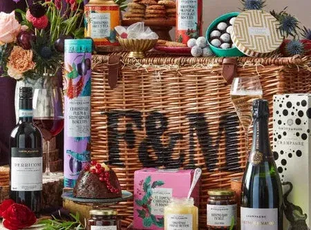 🦊THE FORTNUM’S CLASSIC CHRISTMAS HAMPER - AUTO WIN
