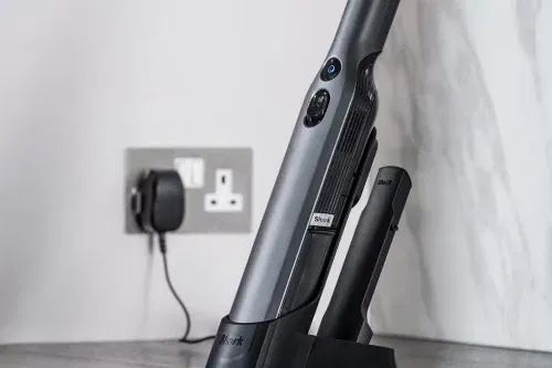 Shark Cordless Handheld Vacuum WV200UK-AUTO WIN 04/10
