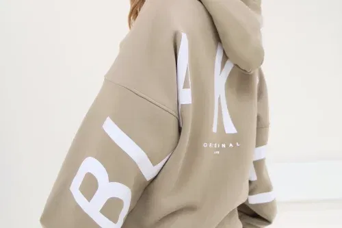 🦊 Blakley -Isabel Oversized Hoodie- AUTO WIN 12/11