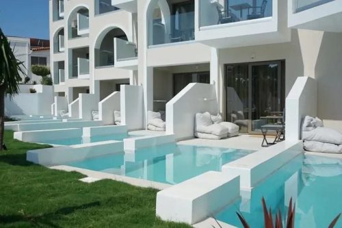 ZANTE SIZZLER WITH PRIVATE POOL FOR 2