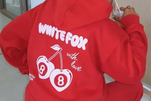 🦊 White Fox With Love In The Moment Oversized Hoodie Red-AUTO WIN 27/01