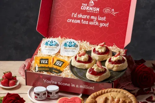 🦊I Love You Pasty Hamper-AUTO WIN 04/02