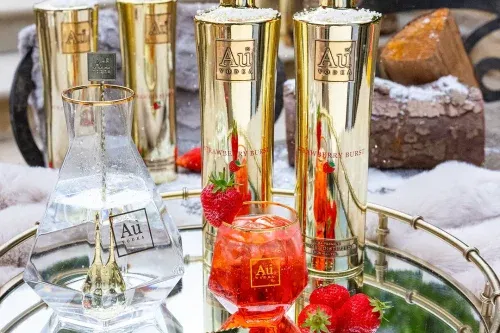 🦊AU VODKA Strawberry Burst 1x 70CL-AUTO WIN 17/02