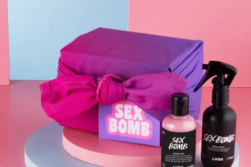 🦊 Lush-Sex Bomb Gift Set- AUTO WIN 06/02