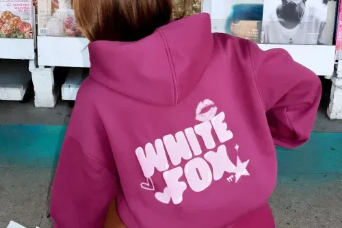 🦊White Fox 11th Street Sweet Kisses Oversized Hoodie -Very Berry-AUTO WIN 01/04