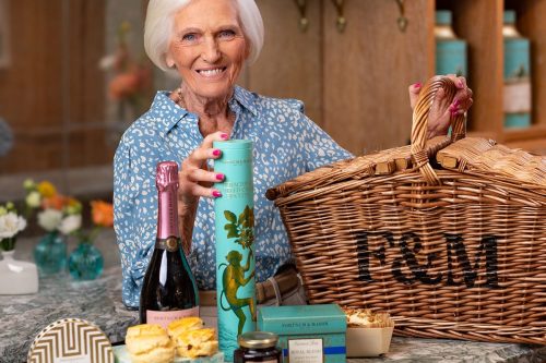 FORTNUM AND MASON Mary Berry's Cream Tea Selection-AUTO WIN 06/09