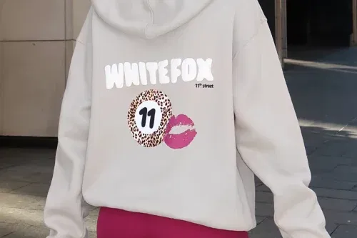 🦊 White Fox -11th Street She’s So Lucky Oversized Hoodie Moon Kiss-AUTO WIN 24/08