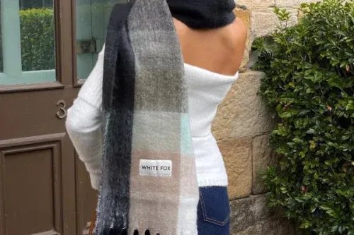 White Fox Winter Warmth Oversized Scarf Teal-AUTO WIN 19/10