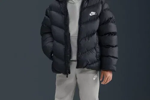 BOYS Nike Black Padded JacketAGES 7-15-AUTO WIN