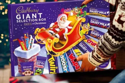 CADBURY GIANT CHRISTMAS SELECTION BOX (BUNDLE OF 2) AUTOWIN 08/10