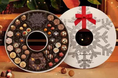 HOTEL CHOCOLATE THE CHOCOLATE WREATH BOX AUTOWIN 24/11
