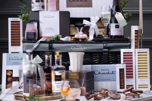 HOTEL CHOCOLATE The Festive Feast Hamper The ultimate collection of seasonal goodies to bring festive joy to all-AUTO WIN 10/12