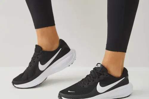 Nike Black/White Revolution 8 Road Running Trainers-AUTO WIN