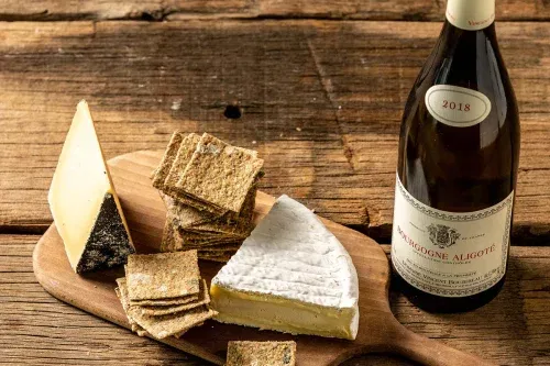 DARTS FARM CHEESE & WHITE WINE NIGHT HAMPER -AUTO WIN 07/12