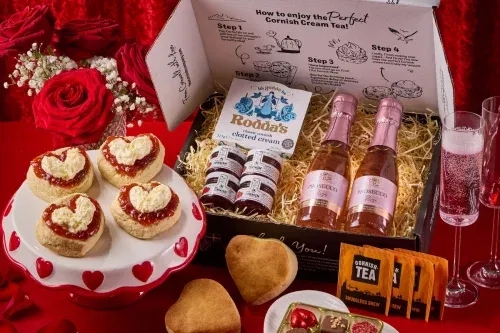 The Hearts & Bubbles Hamper -AUTO WIN 01/02